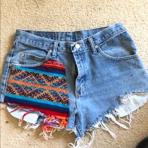 High waisted Aztec hipster shorts. Wranglers 31X30